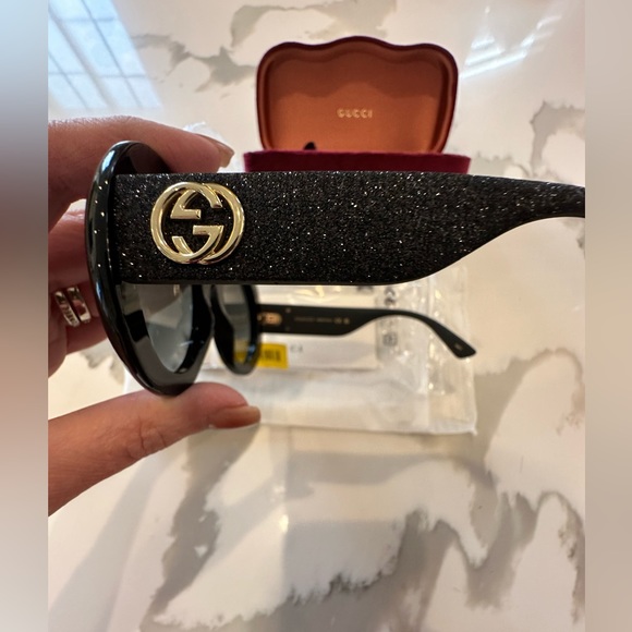 GUCCI SUNGLASSES glitter on temples. - Picture 7 of 13